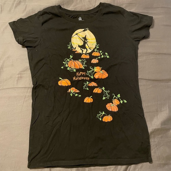 Happy Halloween tee size Medium - Picture 1 of 5